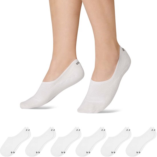 Zes paar witte enkelsokken van SNOCKS, onzichtbaar in schoenen.