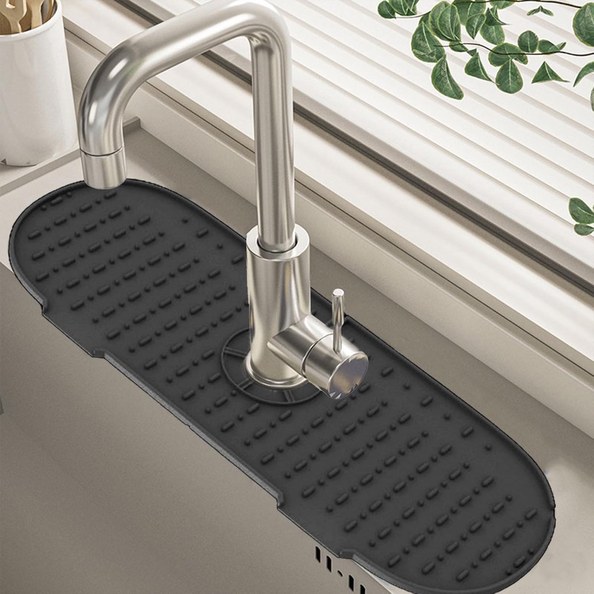 Gootsteenkraanmat- gemakkelijk schoon te maken multifunctionele gootsteenspatmat- maat 14x37cm- keuken- en badkamerafwateringsmat- zwart