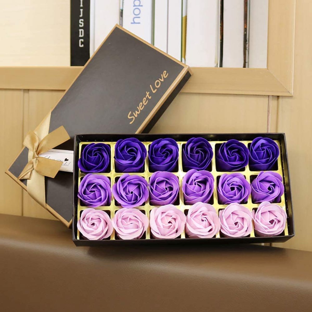 TRANKIELO® – Set van 18 Geurige Rozen in Geschenkverpakking – Kleurverloop – Uniek Cadeau-idee
