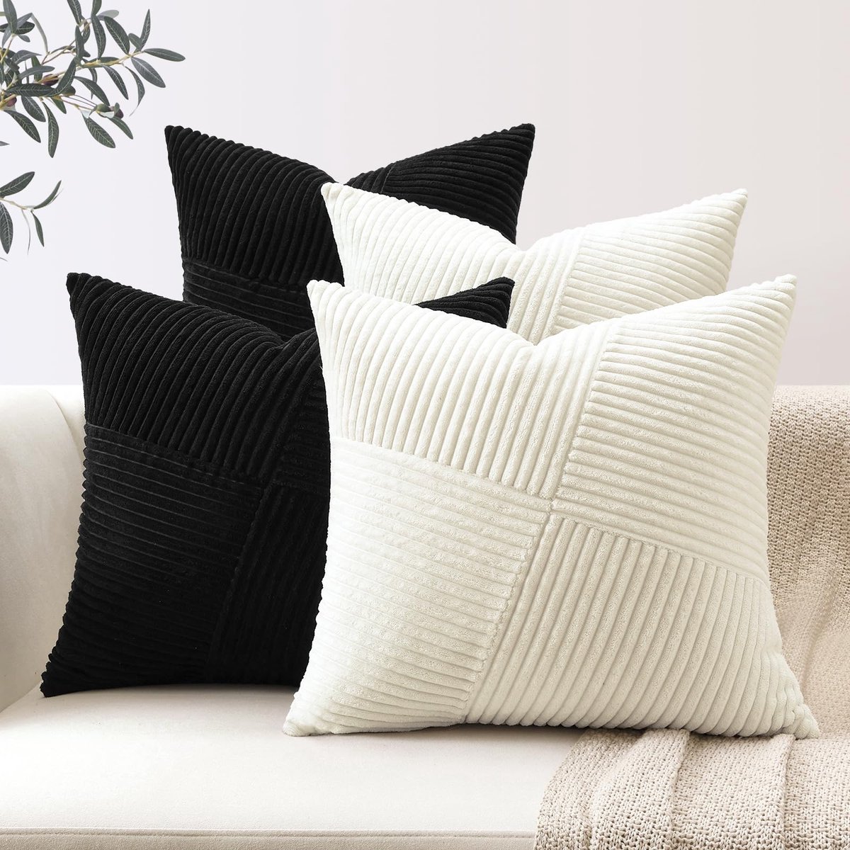 Unyqoos Corduroy Kussenslopen Set van 4 met Unieke Gestreepte Textuur voor Stijlvolle Decoratie zwart, crème, wit