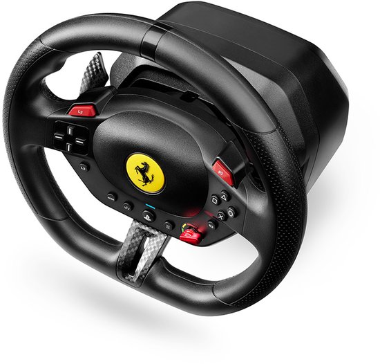 Zwart race stuur met Ferrari logo, grijze carbon-look paddels en rode knoppen, gedraaid op een witte achtergrond.