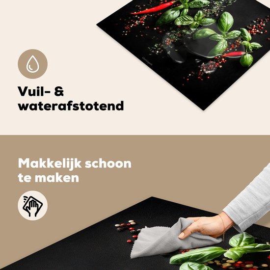 Afdekplaat voor inductiekookplaat met basilicum, rode pepers en peperkorrels. Waterafstotend.