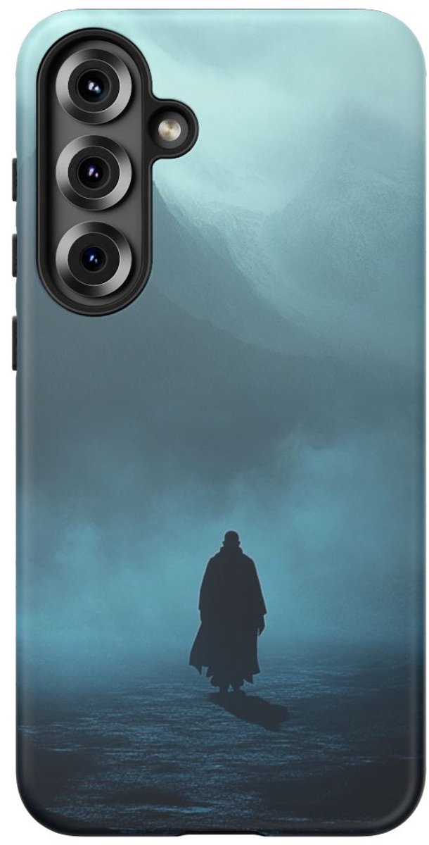 Schaduwachtige Gestalte in Mist – Telefoonhoesje Geschikt voor Galaxy S25 Plus