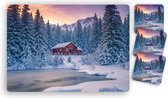 Placemats - 6 stuks 42 x 30 cm bedrukt - met Huis in de bergen omgeven door sneeuw - en 10 bijpassende onderzetters 10 x 10 cm