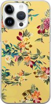 Casimoda® hoesje - Geschikt voor iPhone 14 Pro Max - Floral Days - Siliconen/TPU telefoonhoesje - Backcover - Bloemen - Geel