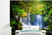 Behang jongenskamer - Fotobehang Jungle - Waterval - Australië - Planten - Natuur - Breedte 325 cm x hoogte 260 cm - Kinderbehang