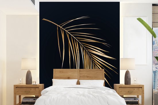 Behang - Fotobehang Planten - Goud - Zwart - Bladeren - Luxe - Breedte 205 cm x hoogte 280 cm