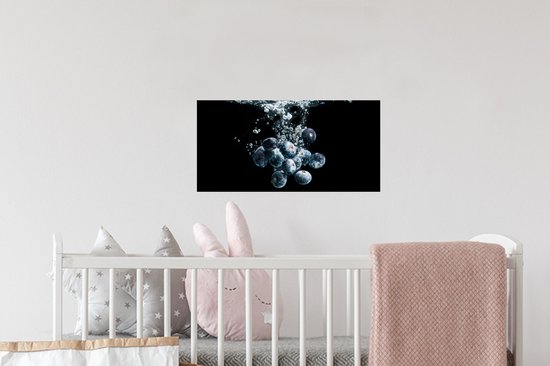 Muurstickers - Sticker Folie - Blauwe bessen - Fruit - bes - Stilleven - Water - Zwart - 40x20 cm - Plakfolie - Muurstickers Kinderkamer - Zelfklevend Behang - Zelfklevend behangpapier - Stickerfolie