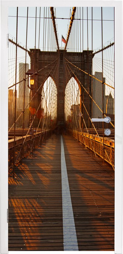 Deursticker Brooklyn Bridge in New York tijdens zonsondergang - 75x205 cm - Deurposter