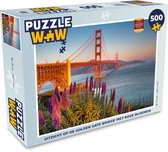 Puzzel Uitzicht op de Golden Gate Bridge met roze bloemen - Legpuzzel - Puzzel 500 stukjes