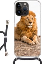 Telefoonhoesje Geschikt voorApple Iphone 14 Pro - Leeuw - Manen - Dier - Siliconen - Crossbody - Backcover met Koord - Telefoonhoesje met koord - Hoesje met touw