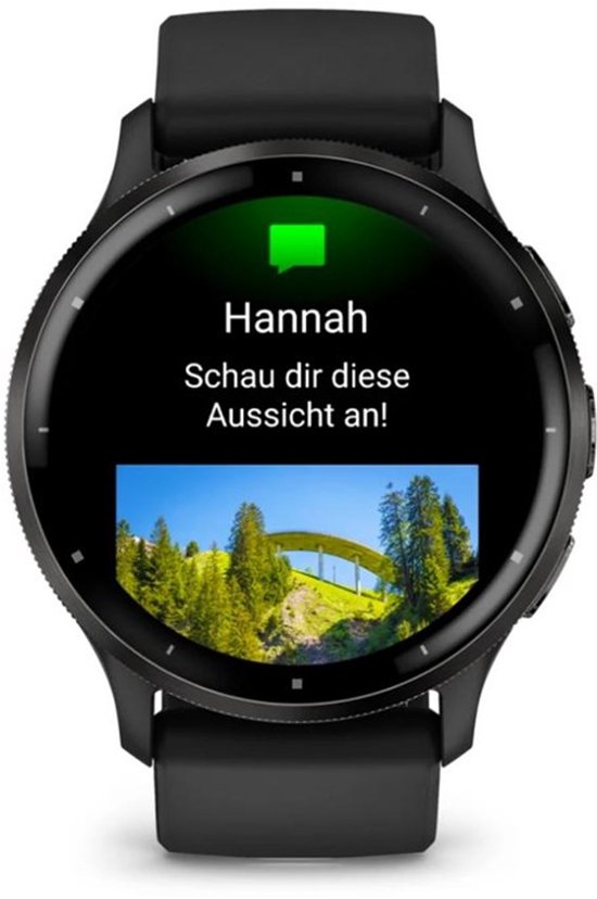 Zwarte smartwatch met een bericht van Hannah en een foto van een landschap.