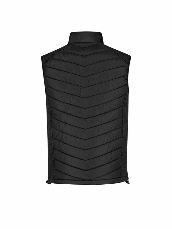 Achterkant van een zwarte bodywarmer met visgraatpatroon gewatteerde panelen en textuur zijpanelen.