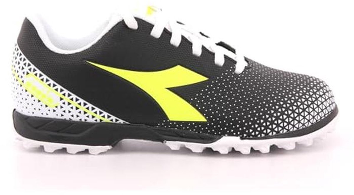 Voetbalschoenen voor jongens voor turf-oppervlakken