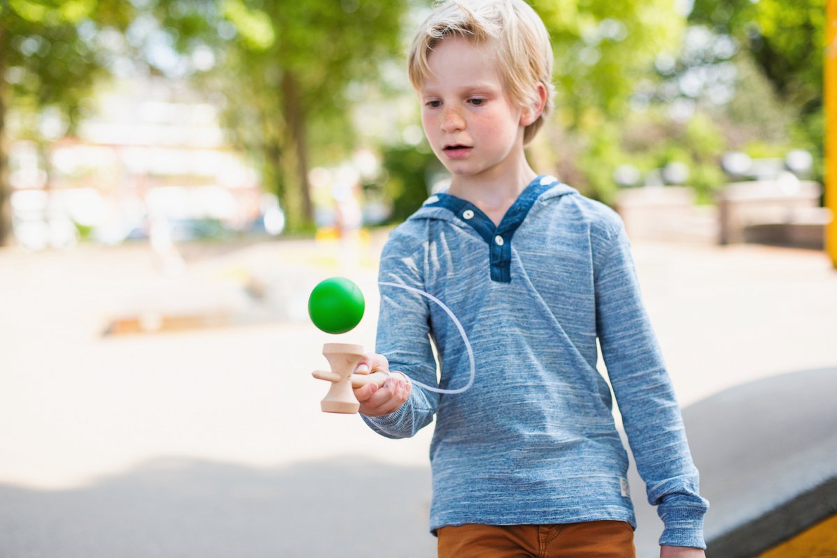 BS Toys Kendama Spel - Vangspel - Japanse Behendigheidsspel vanaf 8 Jaar - Vangbal - Kinder Speelgoed - Houten Spel - Coördinatie Training - Kendama spel - Houten speelgoed — afbeelding 7