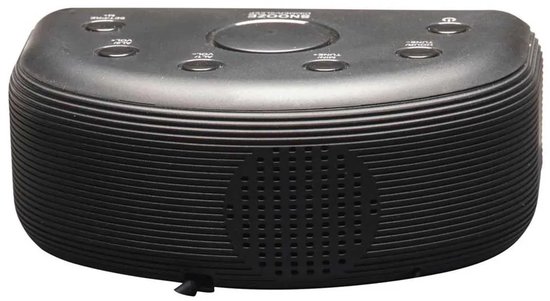 Zwarte wekkerradio van voren gezien, met knoppen aan de bovenkant en een speaker grille.