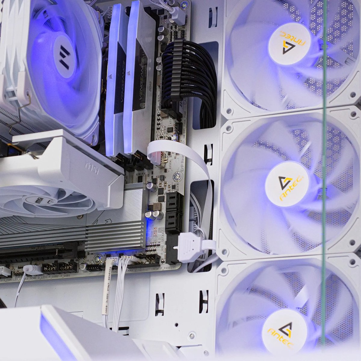 Peta GamePC Gamer C3 White RGB – AMD Ryzen 7 8700, RTX 5060 8GB, 32GB DDR5, 2TB M.2 SSD, waterkoeling, WiFi 6E - Afbeelding 5