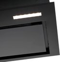 Close-up van de zwarte afzuigkap met een led-strip.