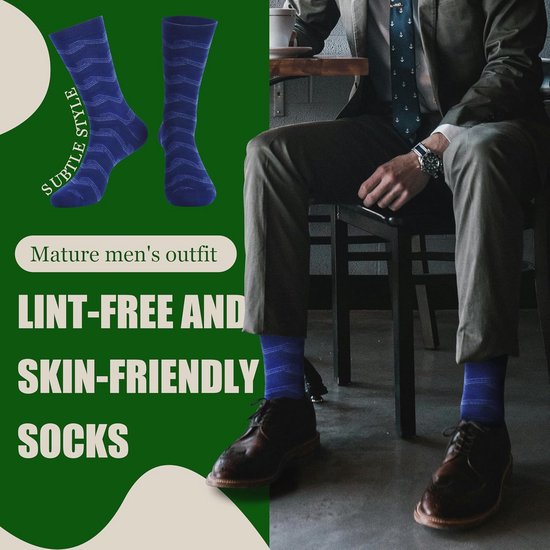 Blauwe sokken met golvend patroon, geschikt voor een nette herenoutfit.