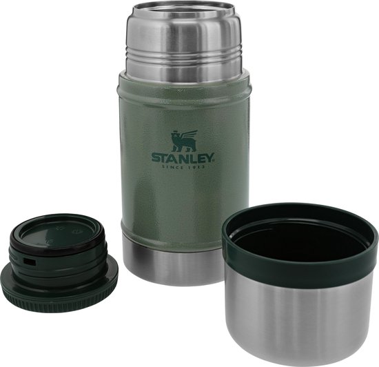 Le pot alimentaire Stanley Classic vert de 0,7 L avec couvercle argenté. Le couvercle et un bol séparé sont détachés.