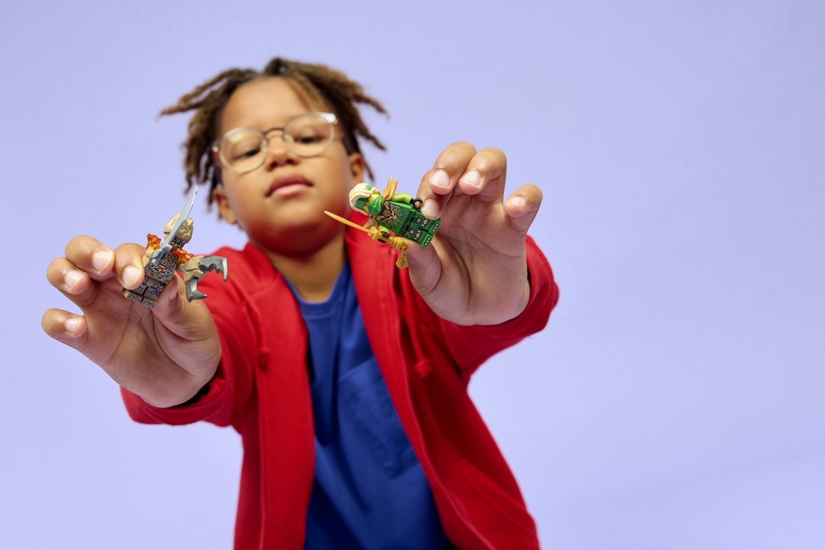 LEGO Ninjago - Lloyd vs. aardemonster in spinner Constructiespeelgoed thumbnail 3