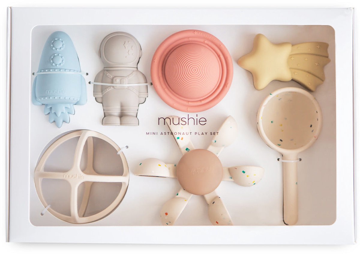 Mushie giftbox - mini astronaut