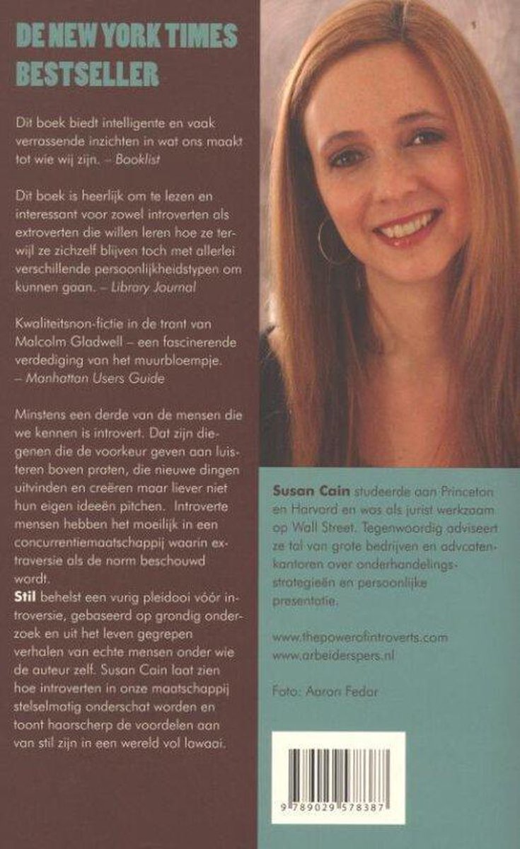 Portret van Susan Cain, auteur van 'Stil', met lange blonde haren en een glimlach. De tekst 'De New York Times Bestseller' staat links.