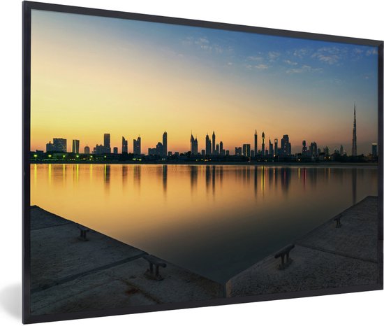 Fotolijst incl. Poster - Het fantastische silhouet van de wolkenkrabbers van Dubai bij zonsopgang - 60x40 cm - Posterlijst