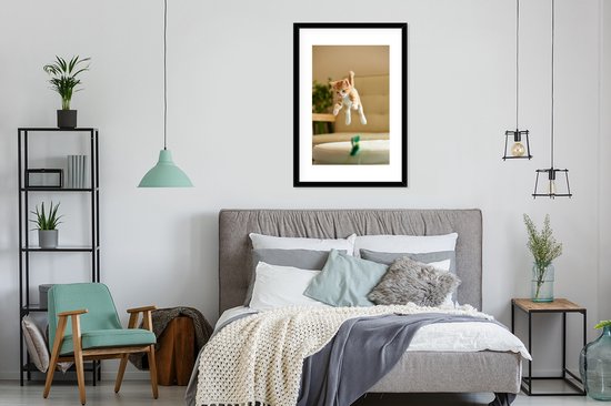 Photo encadrée - Cadre photo chat sautant noir avec passe-partout blanc 60x90 60x90 cm - Affiche encadrée (Décoration murale salon / chambre)