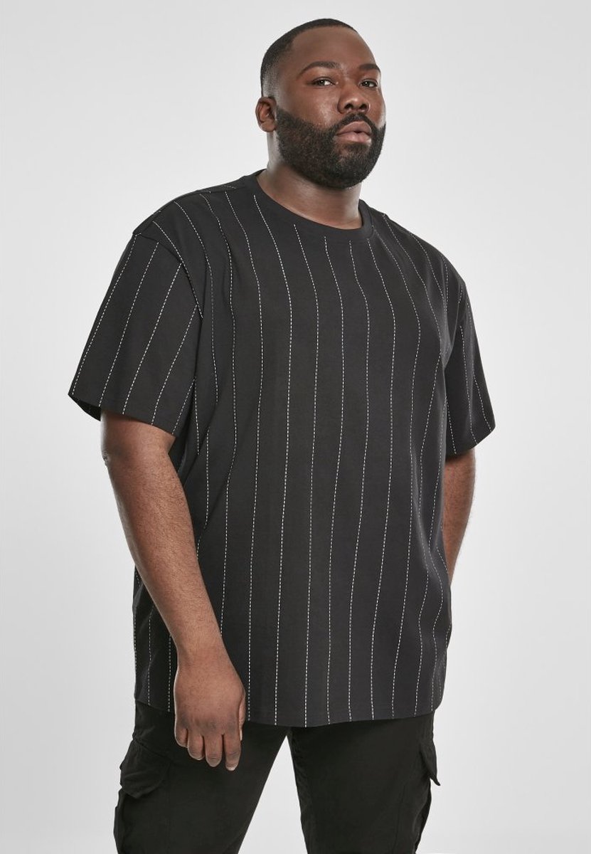 Urban Classics Oversized Pinstripe Heren T-shirt M Zwart