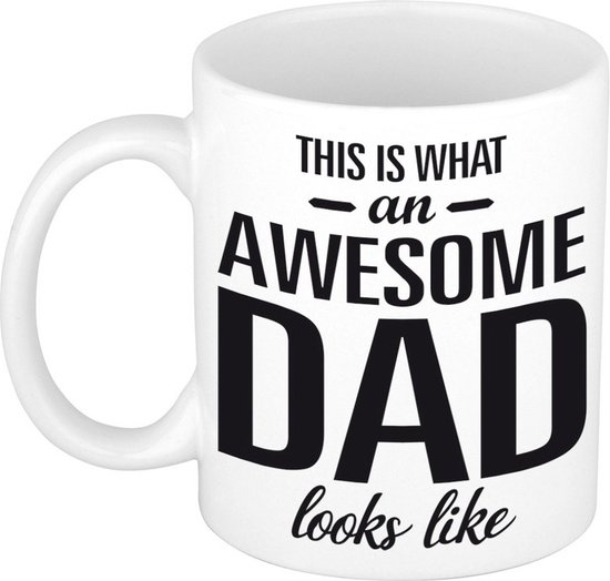 Voici à quoi ressemble un papa génial. Mug / tasse cadeau texte - Fête des pères - 300 ml
