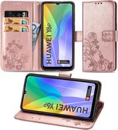 Voor Huawei Y6P vierbladige gesp reliëf gesp mobiele telefoon bescherming lederen tas met lanyard & kaartsleuf & portemonnee & beugel functie (rose goud)