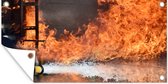 Wanddecoratie buiten Brandweer schiet schuim op vuur - 160x80 cm - Tuindoek - Buitenposter