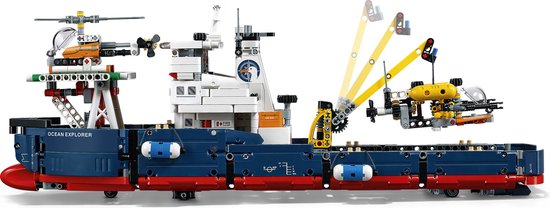 Blauwe en rode LEGO-onderzoeksboot met kraan, helikopter en onderzeeër.