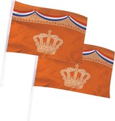 3x stuks holland/oranje gevelvlag met kroon 100 x 150 cm - Feestartikelen en versieringen