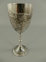 Coupe à vin - Tasse nickelée Fleurs - Aluminium - 23 cm de haut