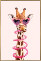 JUNIQE - Poster met kunststof lijst Dorstige Giraffe -20x30 /Bruin &