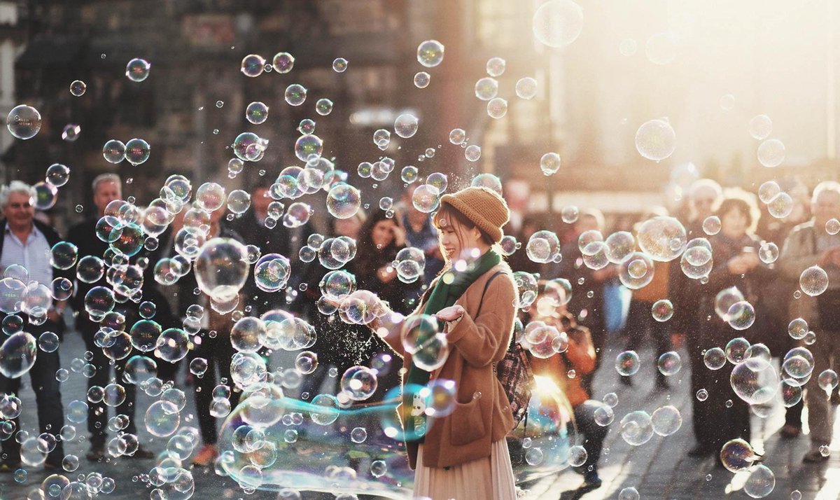 Schilderij - bellenblaas - bubbels - Collectie city life - Glas - 118x70cm