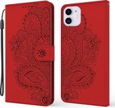 Voor iPhone 11 Pauw patroon in reliëf horizontaal lederen flip-hoesje met houder en kaartsleuven en portemonnee en draagkoord (rood)