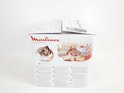 Zijkant van de Moulinex Pain & Delices broodbakmachine verpakking, met afbeeldingen van brood, pasta en ontbijt.