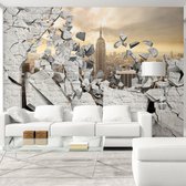 Fotobehangkoning - Behang - Vliesbehang - Fotobehang New York achter de Gebroken Muur 3D - NY - City behind the Wall - 250 x 175 cm