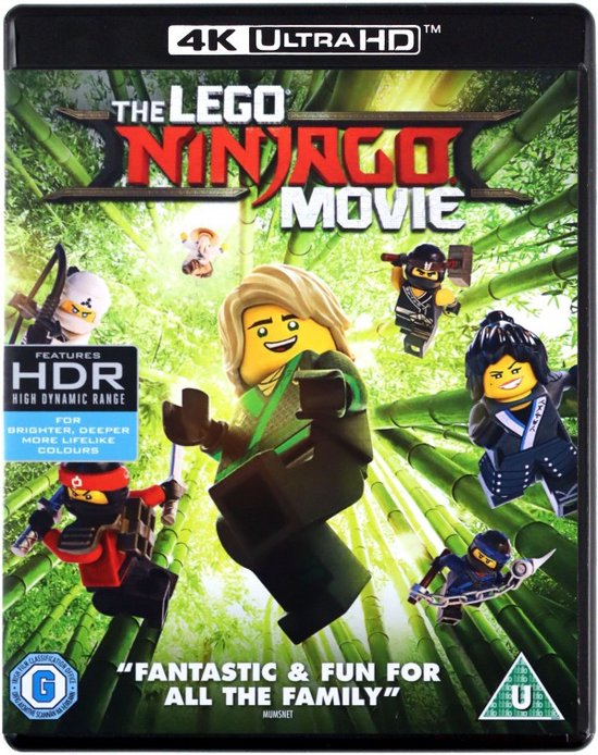 Voorzijde van de 4K UHD Blu-ray disc van The Lego Ninjago Movie, met de belangrijkste personages in een bamboebos. 'Fantastic & Fun for all the family'.