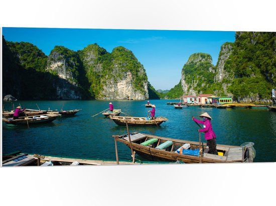 PVC Schuimplaat - Bootjes in de Baai - Vietnam - 100x50 cm Foto op PVC Schuimplaat (Met Ophangsysteem)