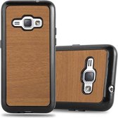 Cadorabo Hoesje geschikt voor Samsung Galaxy J1 2016 in WOODEN BRUIN - Beschermhoes gemaakt van flexibel TPU silicone Case Cover