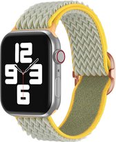 iMoshion Bandje Geschikt voor Apple Watch Bandje Series 1 / 2 / 3 / 4 / 5 / 6 / 7 / 8 / 9 / SE - 38 / 40 / 41 mm - iMoshion Elastisch nylon band - Groen