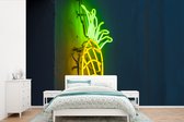 Behang - Fotobehang Ananas - Neon - Lamp - Breedte 600 cm x hoogte 400 cm