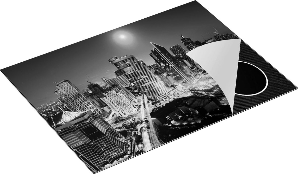Chefcare Inductie Beschermer Makati Stad Skyline in de Nacht in Thailand - Zwart Wit - 70x55 cm - Afdekplaat Inductie - Kookplaat Beschermer - Inductie Mat