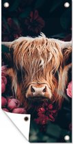 Tuinposter - Schotse hooglander - Tuin - Roze - Botanisch - Dieren - 40x80 cm - Tuindoek - Muurdecoratie