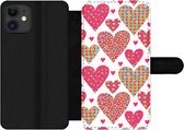 Bookcase Geschikt voor iPhone 11 telefoonhoesje - Meisje - Hart - Love - Patronen - Girl - Kids - Kinderen - Kind - Met vakjes - Wallet case met magneetsluiting