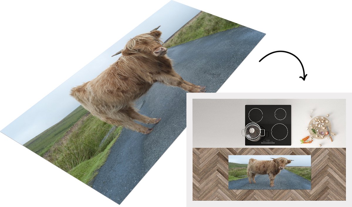 KitchenYeah Keukenloper - Loper keuken - Schotse Hooglander - Weg - Gras - 120x50 cm - Keukenloper vinyl Multicolor